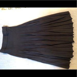 ✨Black Tucked Pleated Look Skirt✨